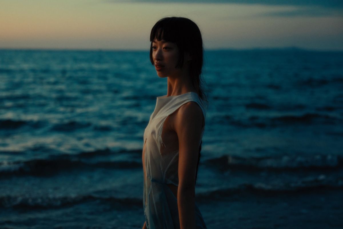 Plié – A quiet dialogue between grief and youth, set against the dreamlike stillness of the Danish countryside