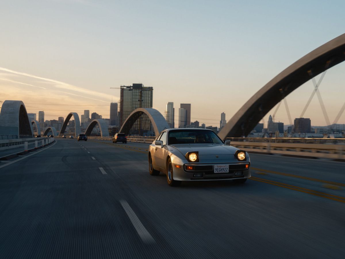 Porsche 944